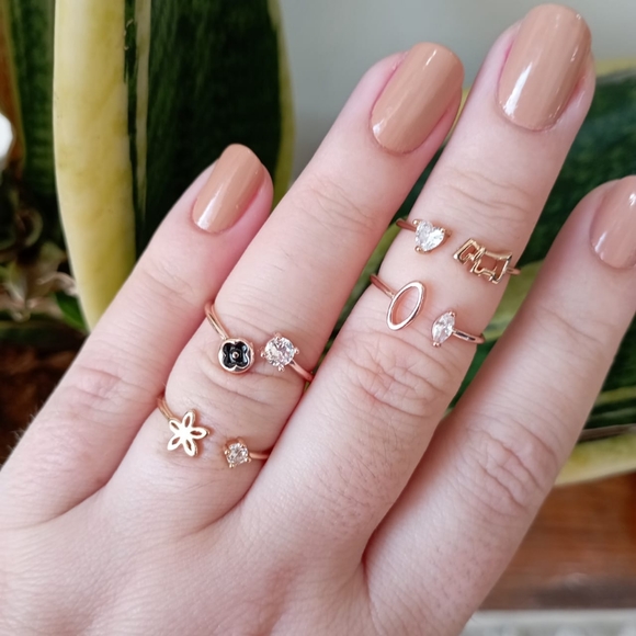 ✨100rs✨Set of 4 Mini Quirky Rings - Picture 4 of 8
